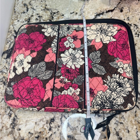 GUC Vera Bradley Pink and Brown Floral Laptop Case Quilted - Picture 10 of 10